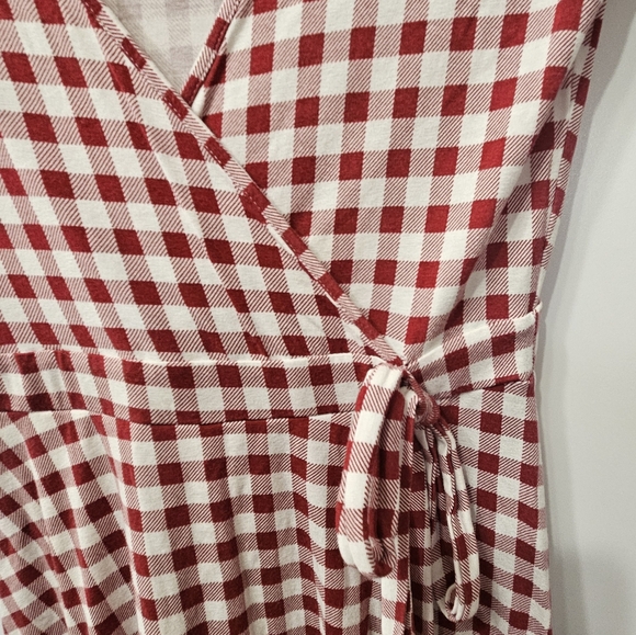 Forever 21 Woman's Size S Skort red and white checkered print. - Picture 3 of 16